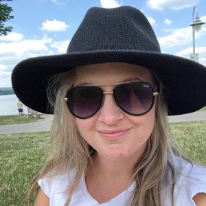 Meet your Posher, Jenny